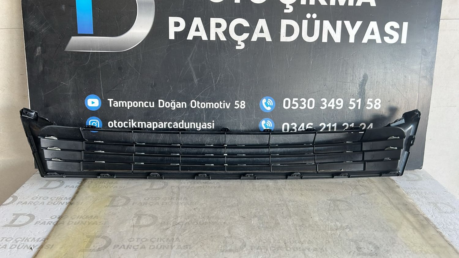 TOYOTA COROLLA �N TAMPON ORTA IZGARA 2013-2016  YEN� SIFIR